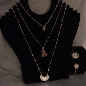 Necklace and bracelet set